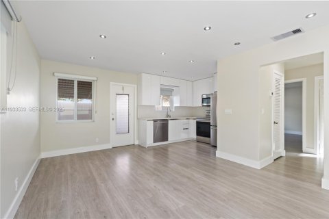 Condominio en venta en Hollywood, Florida, 2 dormitorios, 79.06 m2 № 1991433 - foto 14