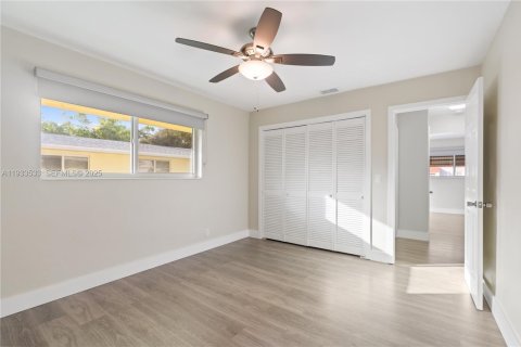 Condominio en venta en Hollywood, Florida, 2 dormitorios, 79.06 m2 № 1991433 - foto 18