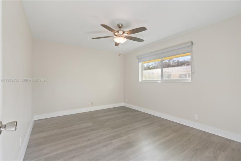 Condominio en venta en Hollywood, Florida, 2 dormitorios, 79.06 m2 № 1991433 - foto 17