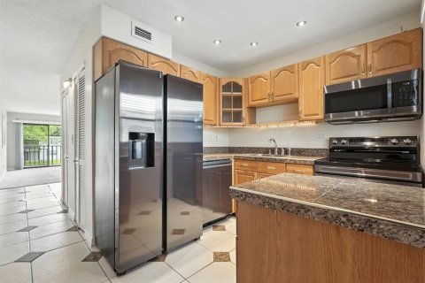 Купить кондоминиум в Дейтона-Бич, Флорида 3 комнаты, 84.54м2, № 1824999 - фото 4