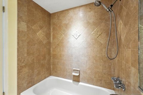 Купить кондоминиум в Дейтона-Бич, Флорида 3 комнаты, 84.54м2, № 1824999 - фото 19