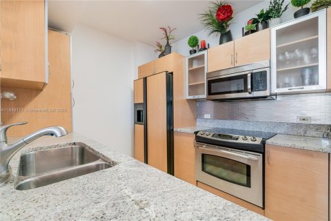 Купить кондоминиум в Авентура, Флорида 2 спальни, 98.94м2, № 1857314 - фото 3