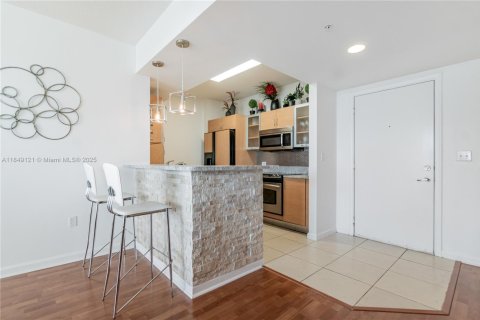 Купить кондоминиум в Авентура, Флорида 2 спальни, 98.94м2, № 1857314 - фото 2