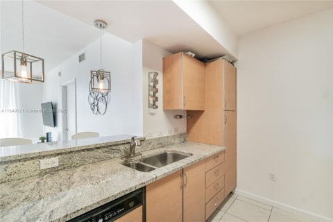 Купить кондоминиум в Авентура, Флорида 2 спальни, 98.94м2, № 1857314 - фото 5