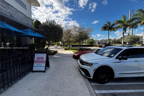 Propiedad comercial en venta en West Palm Beach, Florida № 2011078 - foto 2
