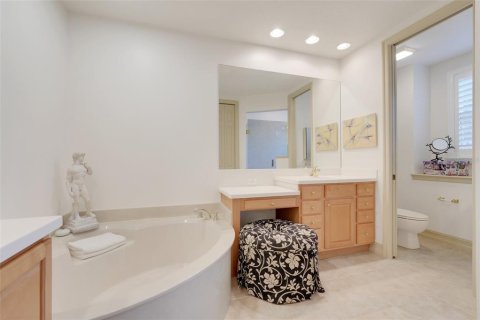 Condominio en venta en Howey-in-the-Hills, Florida, 2 dormitorios, 188.68 m2 № 2149206 - foto 28