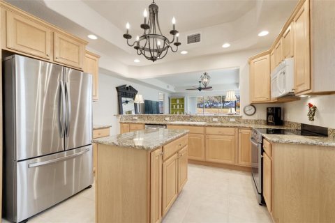 Condominio en venta en Howey-in-the-Hills, Florida, 2 dormitorios, 188.68 m2 № 2149206 - foto 18