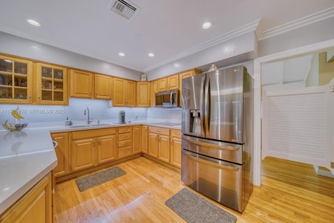 House in Pinecrest, Florida 3 bedrooms, 190.45 sq.m. № 1984632 - photo 21