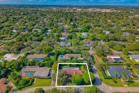 House in Pinecrest, Florida 3 bedrooms, 190.45 sq.m. № 1984632 - photo 6