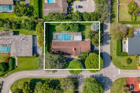 House in Pinecrest, Florida 3 bedrooms, 190.45 sq.m. № 1984632 - photo 5