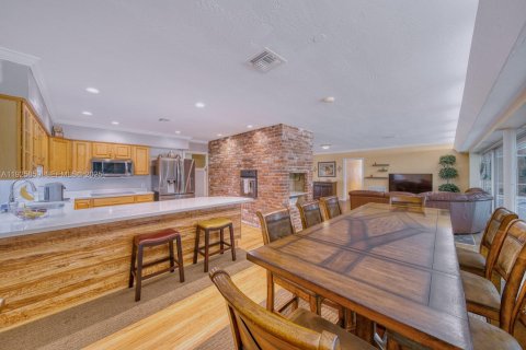 House in Pinecrest, Florida 3 bedrooms, 190.45 sq.m. № 1984632 - photo 18