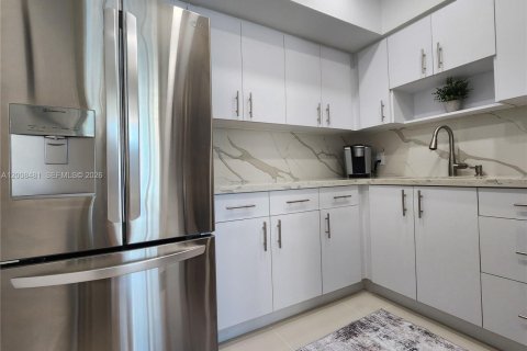 Снять в аренду кондоминиум в Холливуд, Флорида 2 спальни, 93.83м2, № 2075416 - фото 10