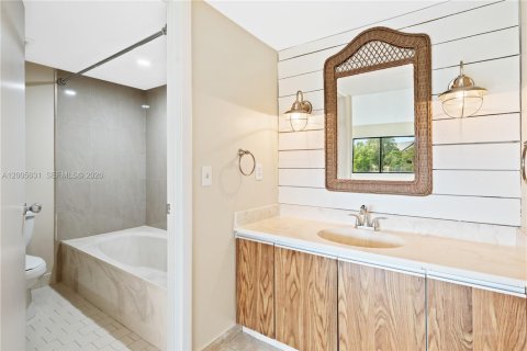 Condo in Miami, Florida, 3 bedrooms  № 2069531 - photo 18