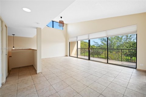 Condo in Miami, Florida, 3 bedrooms  № 2069531 - photo 5