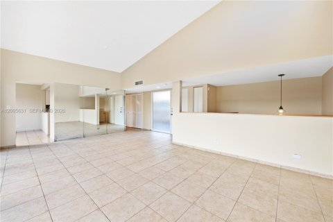 Condo in Miami, Florida, 3 bedrooms  № 2069531 - photo 8