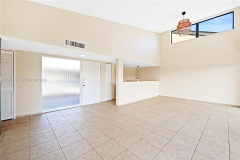 Condo in Miami, Florida, 3 bedrooms  № 2069531 - photo 7