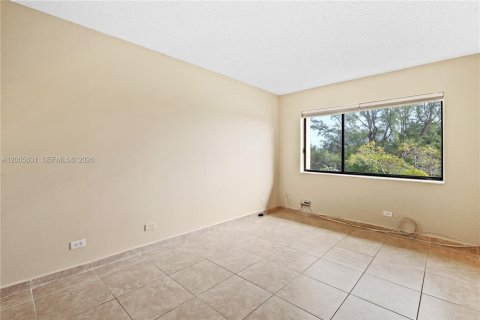 Condo in Miami, Florida, 3 bedrooms  № 2069531 - photo 22