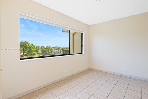 Condo in Miami, Florida, 3 bedrooms  № 2069531 - photo 9