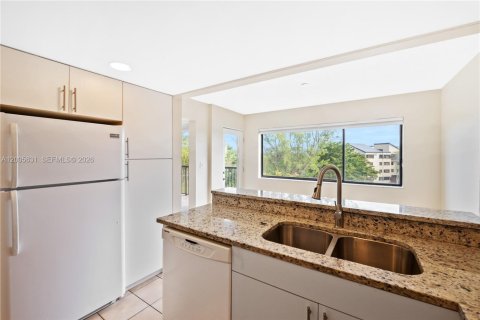 Condo in Miami, Florida, 3 bedrooms  № 2069531 - photo 12
