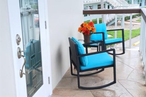 Condo in West Palm Beach, Florida, 2 bedrooms  № 2378417 - photo 7