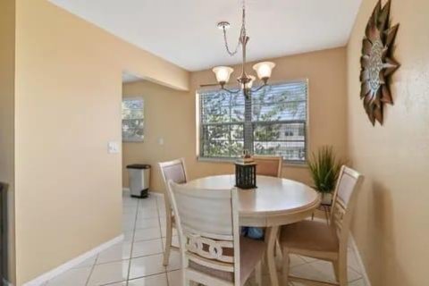 Condo in West Palm Beach, Florida, 2 bedrooms  № 2378417 - photo 19