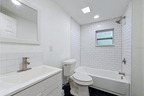 Immobilier commercial à vendre à Saint Petersburg, Floride: 2 chambres, 96.62 m2 № 2294905 - photo 18