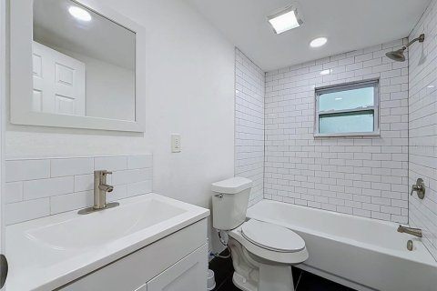 Immobilier commercial à vendre à Saint Petersburg, Floride: 2 chambres, 96.62 m2 № 2294905 - photo 19
