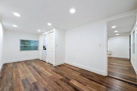 Immobilier commercial à vendre à Saint Petersburg, Floride: 2 chambres, 96.62 m2 № 2294905 - photo 24
