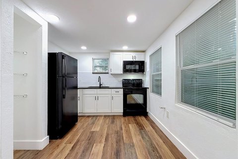 Immobilier commercial à vendre à Saint Petersburg, Floride: 2 chambres, 96.62 m2 № 2294905 - photo 16