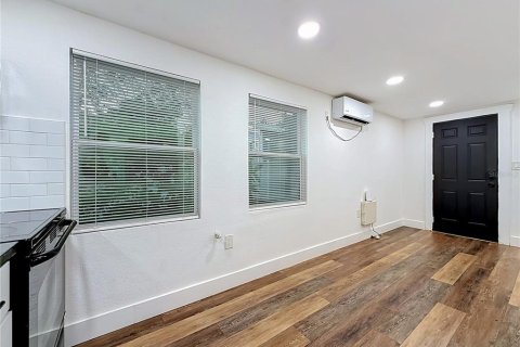 Immobilier commercial à vendre à Saint Petersburg, Floride: 2 chambres, 96.62 m2 № 2294905 - photo 10
