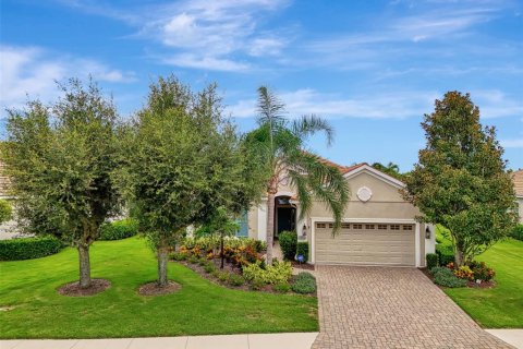 House in Lakewood Ranch, Florida 3 bedrooms, 231.05 sq.m. № 1916788 - photo 1
