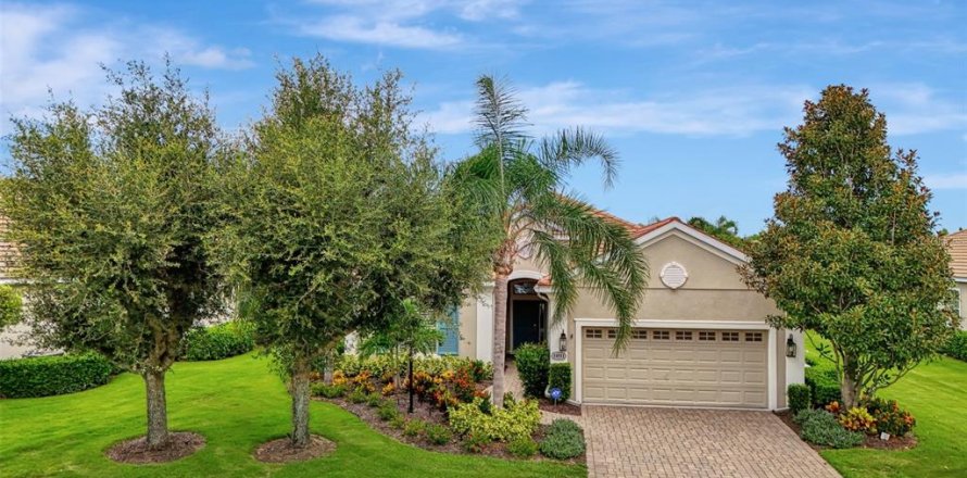 House in Lakewood Ranch, Florida 3 bedrooms, 231.05 sq.m. № 1916788