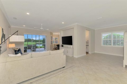 House in Lakewood Ranch, Florida 3 bedrooms, 231.05 sq.m. № 1916788 - photo 16