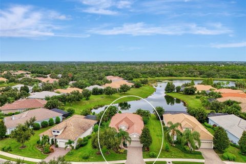 House in Lakewood Ranch, Florida 3 bedrooms, 231.05 sq.m. № 1916788 - photo 3