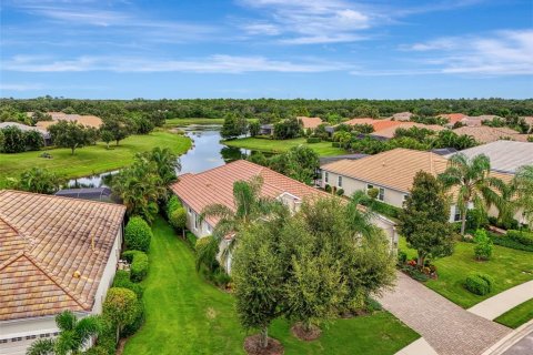 House in Lakewood Ranch, Florida 3 bedrooms, 231.05 sq.m. № 1916788 - photo 5