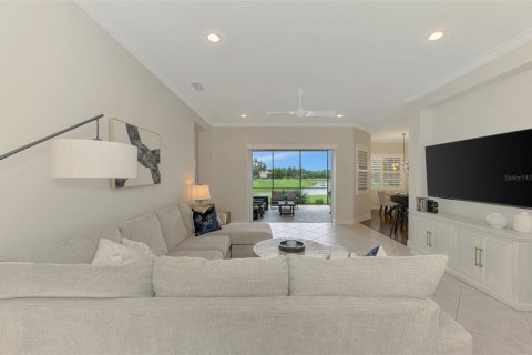 House in Lakewood Ranch, Florida 3 bedrooms, 231.05 sq.m. № 1916788 - photo 18