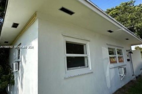 Apartamento en alquiler en North Miami, Florida, 1 dormitorio, 55.74 m2 № 2030620 - foto 13