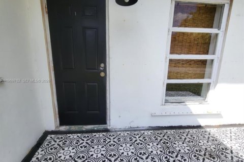 Apartamento en alquiler en North Miami, Florida, 1 dormitorio, 55.74 m2 № 2030620 - foto 4