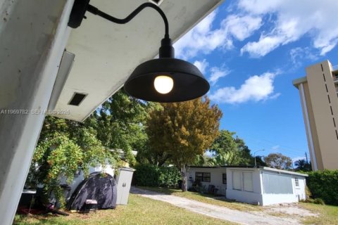 Apartamento en alquiler en North Miami, Florida, 1 dormitorio, 55.74 m2 № 2030620 - foto 3