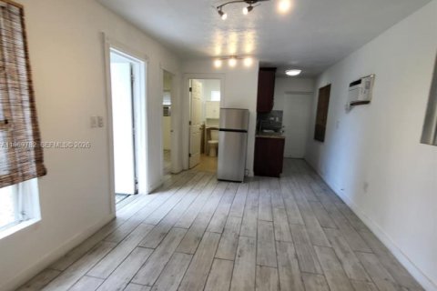 Apartamento en alquiler en North Miami, Florida, 1 dormitorio, 55.74 m2 № 2030620 - foto 5