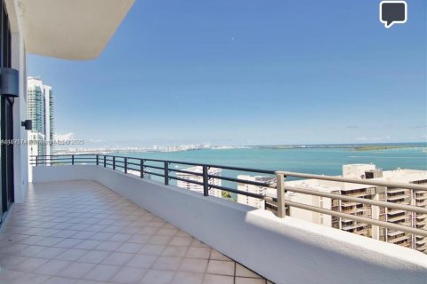 Condo in Miami, Florida, 2 bedrooms  № 2052725 - photo 7