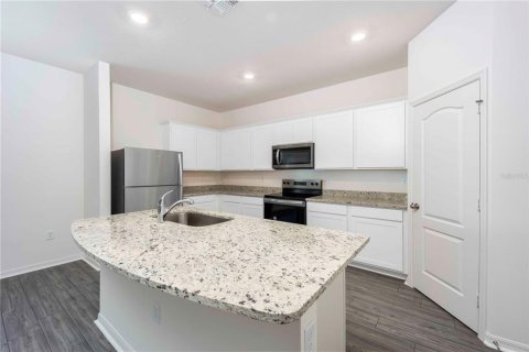 House in Astatula, Florida 4 bedrooms, 168.25 sq.m. № 1522800 - photo 3