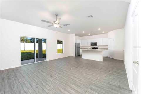 House in Astatula, Florida 4 bedrooms, 168.25 sq.m. № 1522800 - photo 2