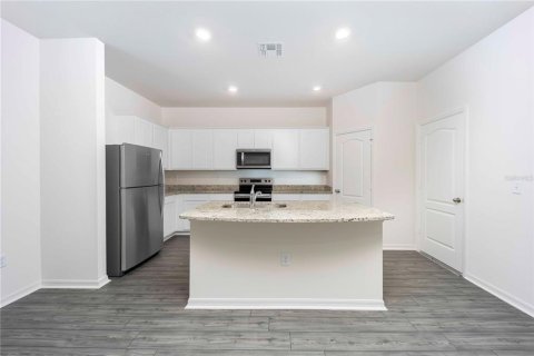 House in Astatula, Florida 4 bedrooms, 168.25 sq.m. № 1522800 - photo 4