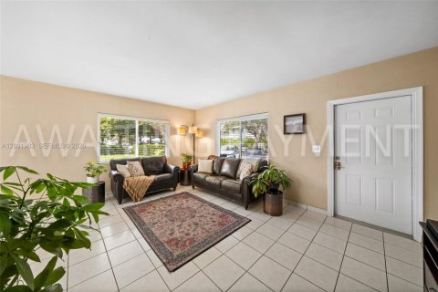 Casa en venta en Miami Beach, Florida, 2 dormitorios, 96.43 m2 № 2066039 - foto 9