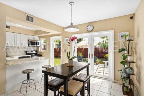 Casa en venta en Miami Beach, Florida, 2 dormitorios, 96.43 m2 № 2066039 - foto 3