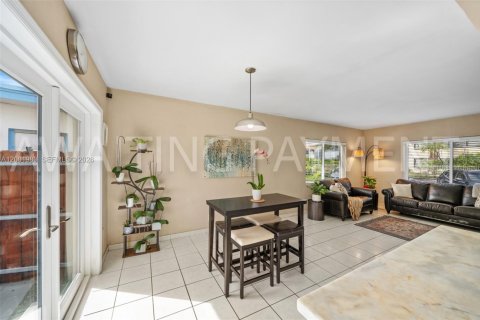 Casa en venta en Miami Beach, Florida, 2 dormitorios, 96.43 m2 № 2066039 - foto 5
