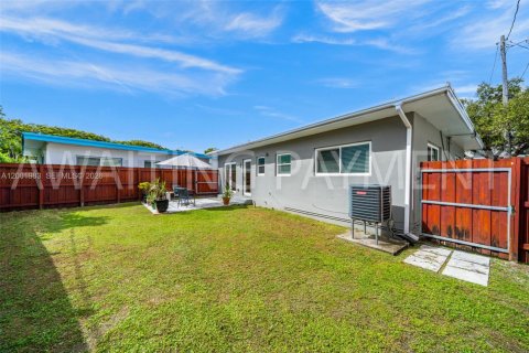 Casa en venta en Miami Beach, Florida, 2 dormitorios, 96.43 m2 № 2066039 - foto 20