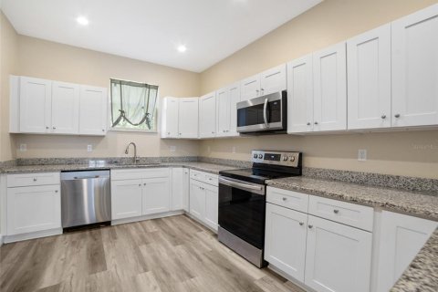 Casa en venta en Lakeland, Florida, 3 dormitorios, 149.76 m2 № 1823145 - foto 10