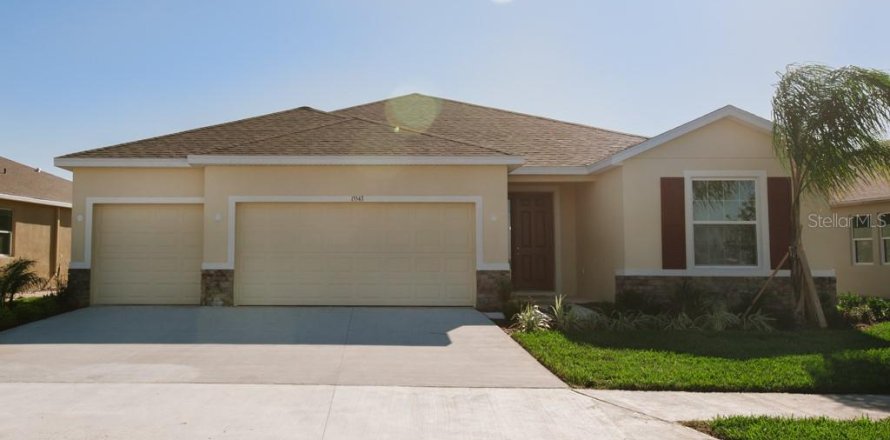 House in Bradenton, Florida 4 bedrooms, 239.41 sq.m. № 1622859